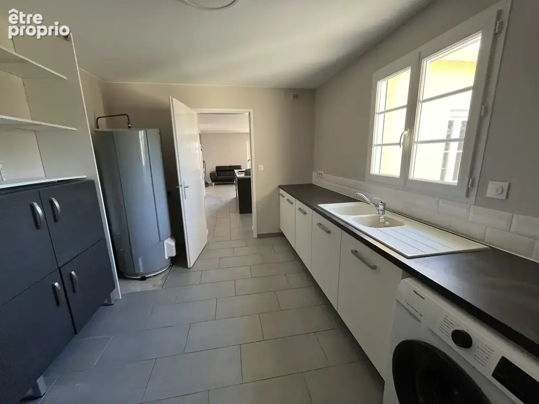 Maison contemporaine de 2011 de 169 M2 avec piscine sur 2707 M2 - photo 9
