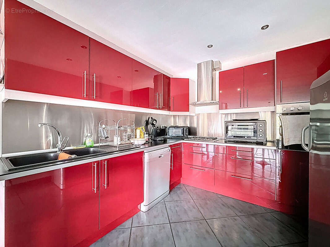 Maison à NEUFCHATEAU