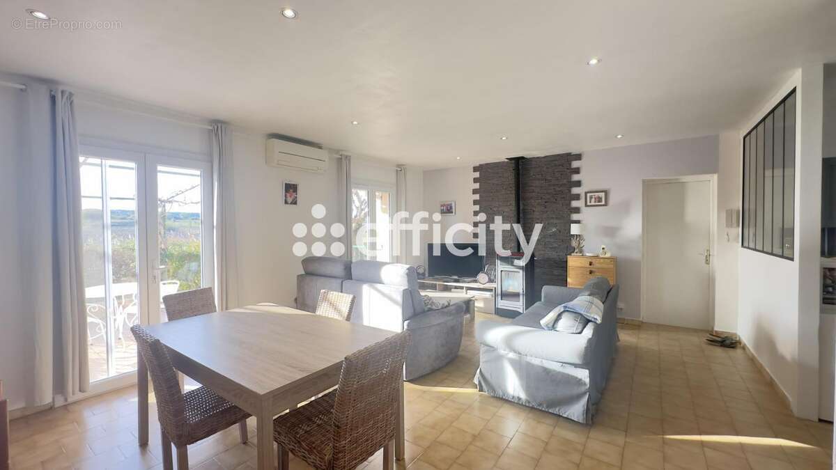 Maison à COURTHEZON