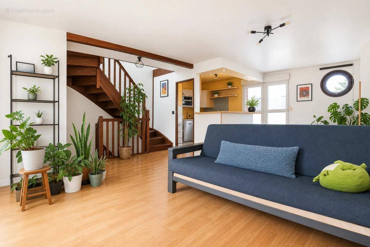 Appartement à SAULX-LES-CHARTREUX