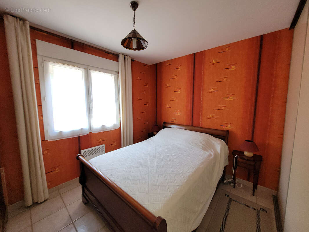 Salles d'Aude Villa T6 de 116 m2 de Plain-pied avec un garage de 30 m2, un atelier de 18 m2 et une piscine. - photo 11