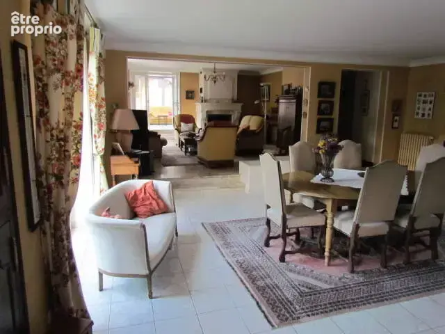 Au cœur du bourg de la Meilleraye de Bretagne, Belle propriété familiale de 200 m² - photo 6