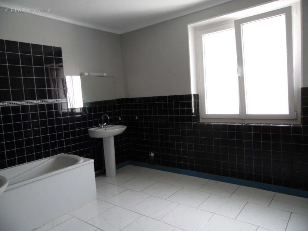 Moyenmoutier appartement avec local commercial - photo 12