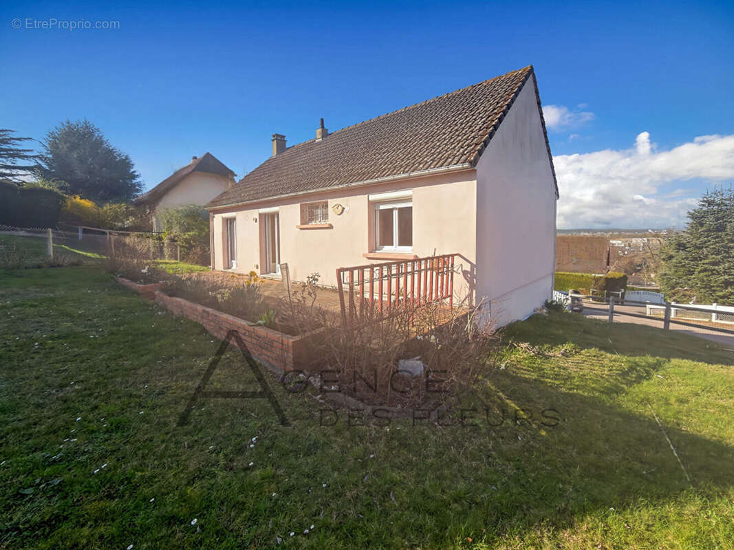 Maison à TOURVILLE-LA-RIVIERE