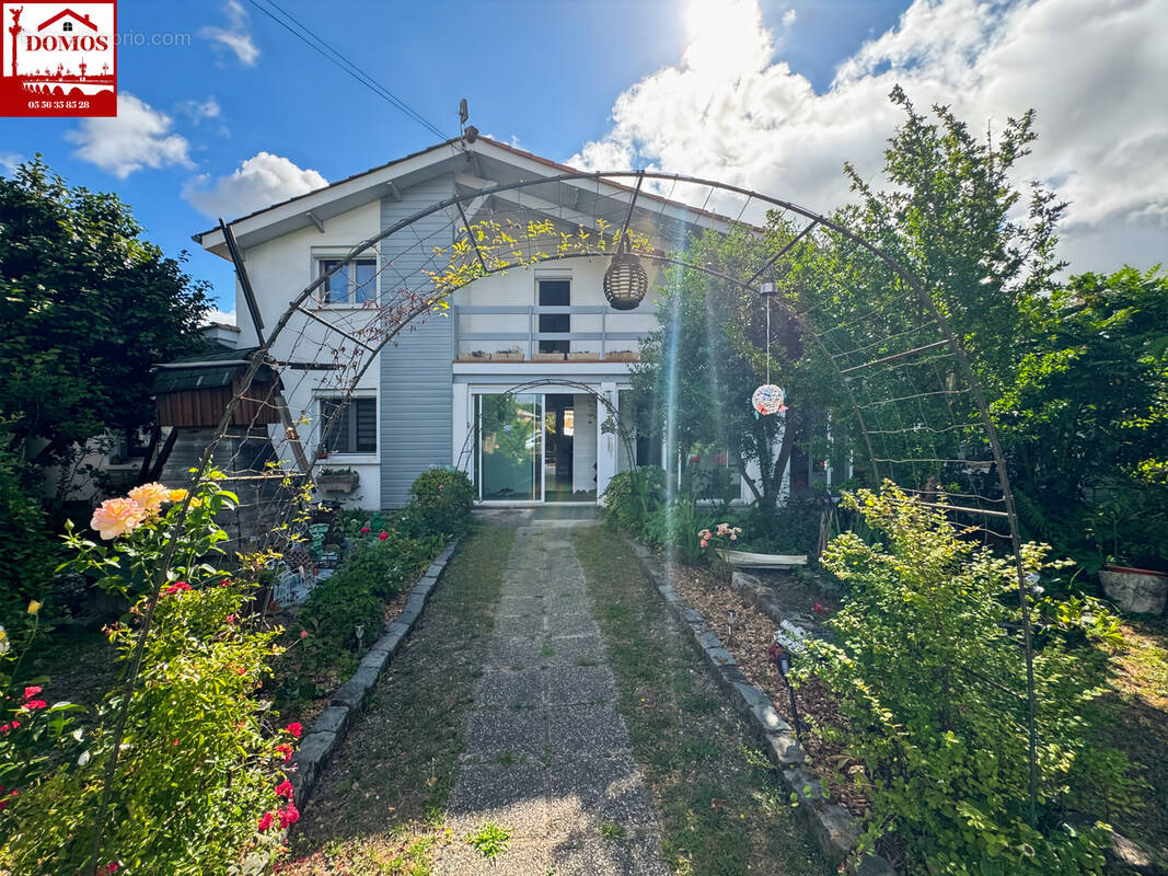 Maison à PAREMPUYRE