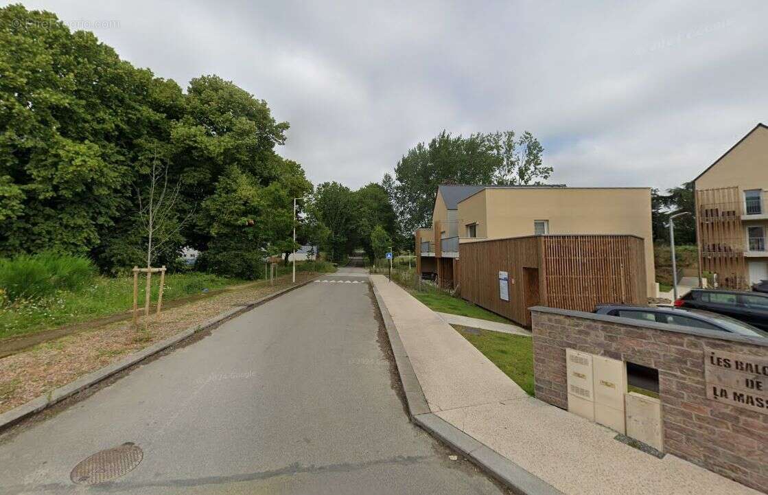 Terrain à GUICHEN