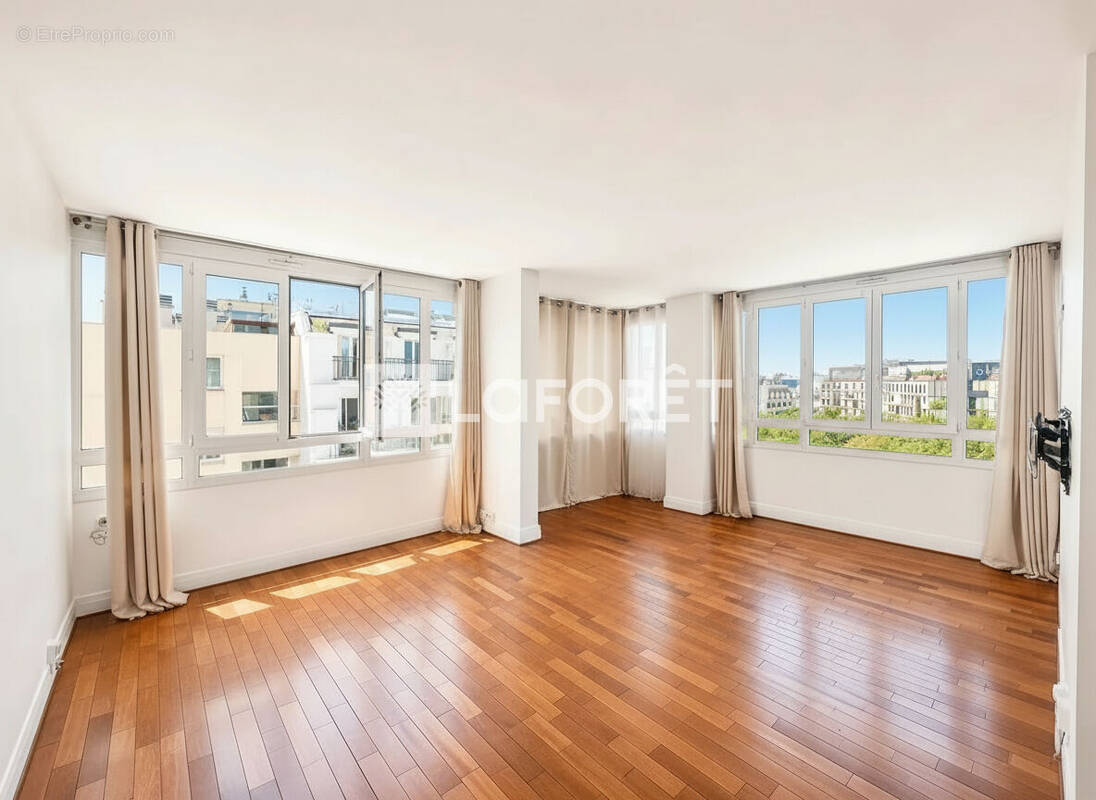 Appartement à PARIS-15E