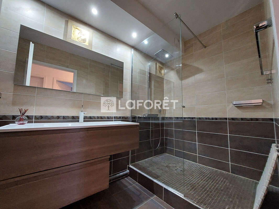 Appartement à AUDUN-LE-TICHE