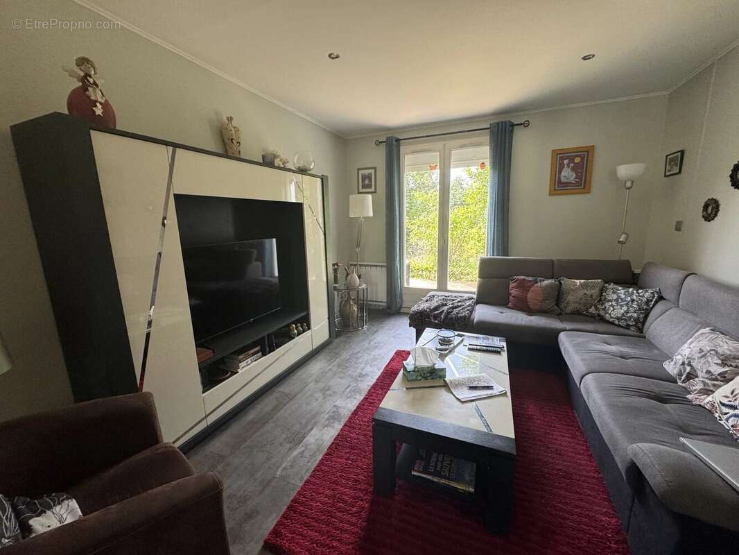 Maison familiale de 130 m² avec piscine à Pélussin - photo 4
