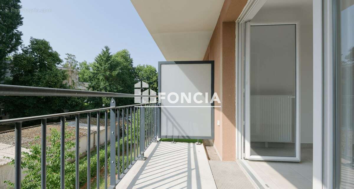 Appartement à MENNECY