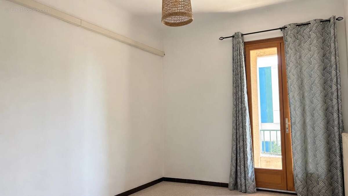 Appartement T3 - Terrasse - Résidence avec ascenseur - Possibilité d'activité professionnelle - Cave - photo 11