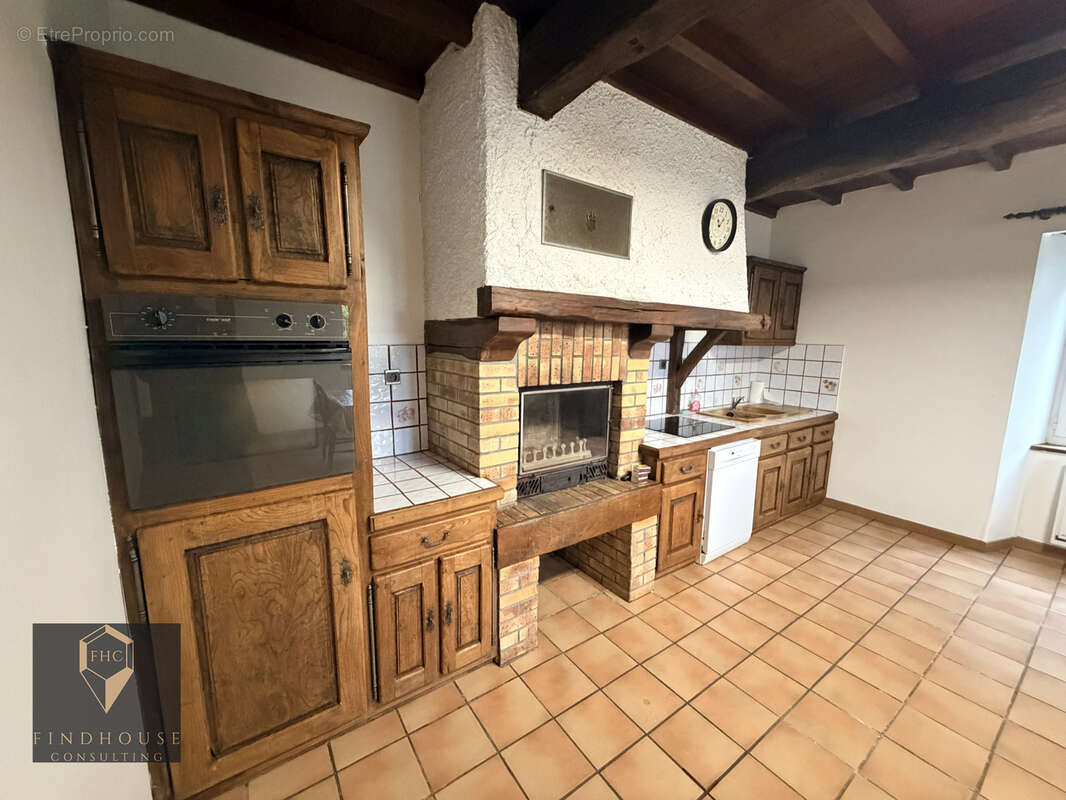 Maison à AURIGNAC