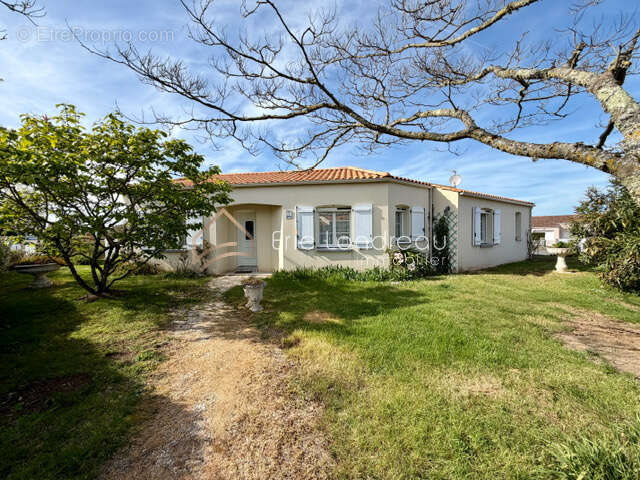 Maison à TALMONT-SAINT-HILAIRE