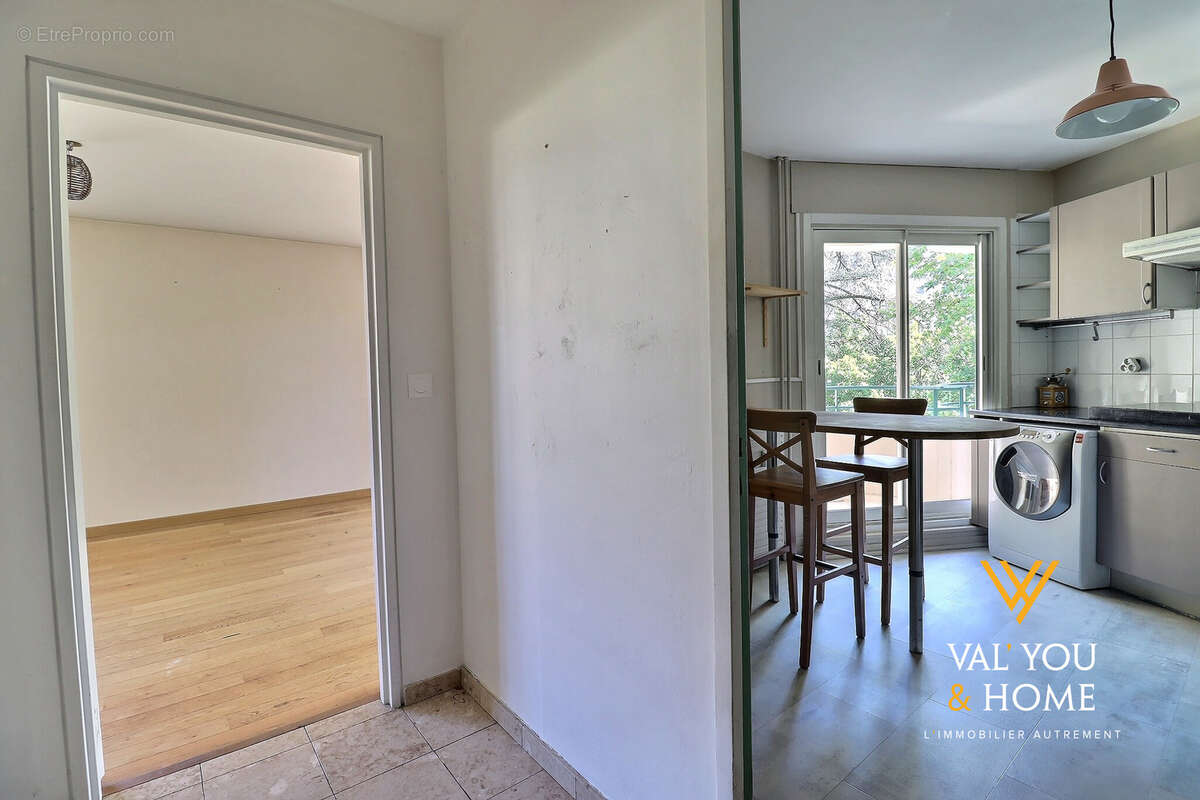 Appartement T4 90 m2 3 chambres 5ème Etage/6 avec ascenseur / Cave / Garage fermé - photo 5