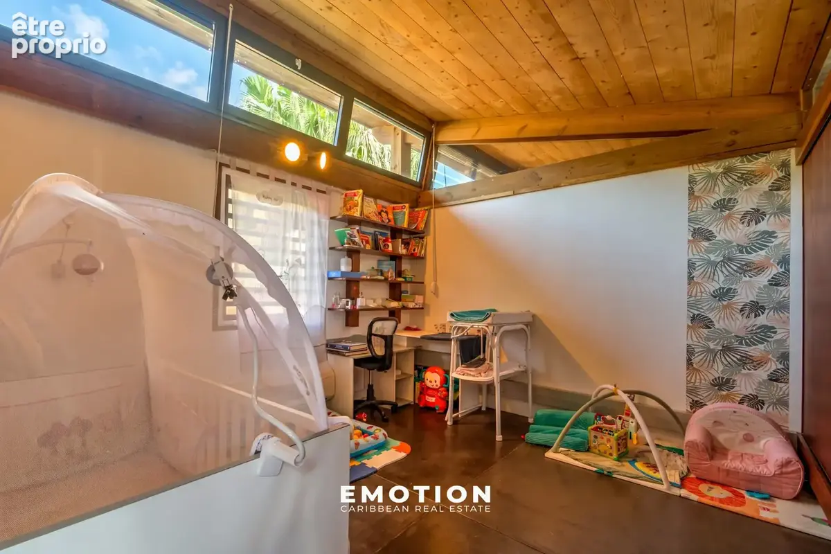 Villa T6 R+1 288 m2 - Vue mer panoramique - DESHAIES - photo 16