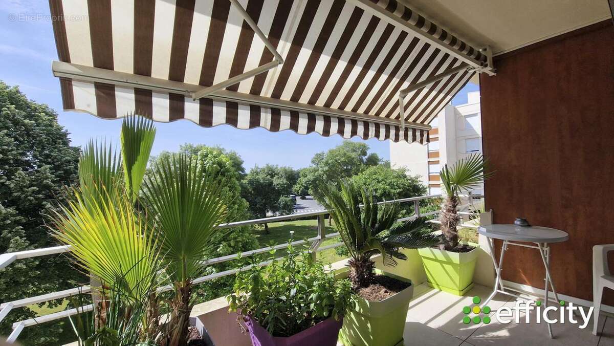 Appartement à LES PONTS-DE-CE
