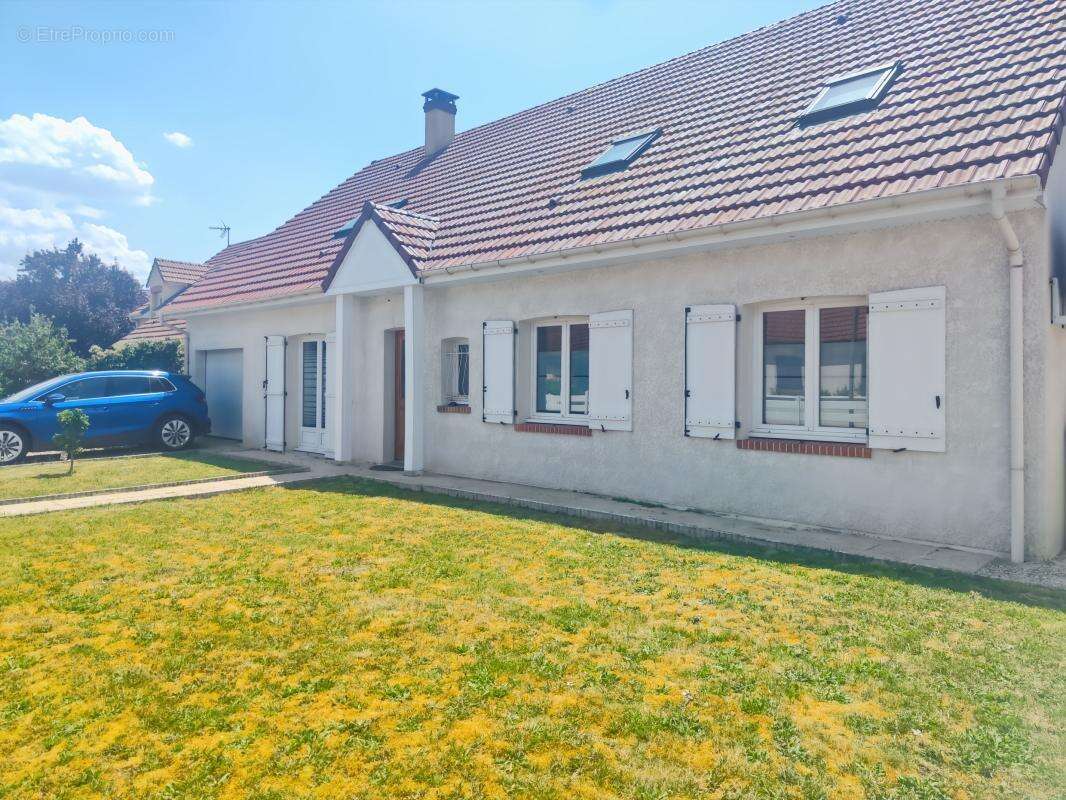 Maison à CHANTEAU