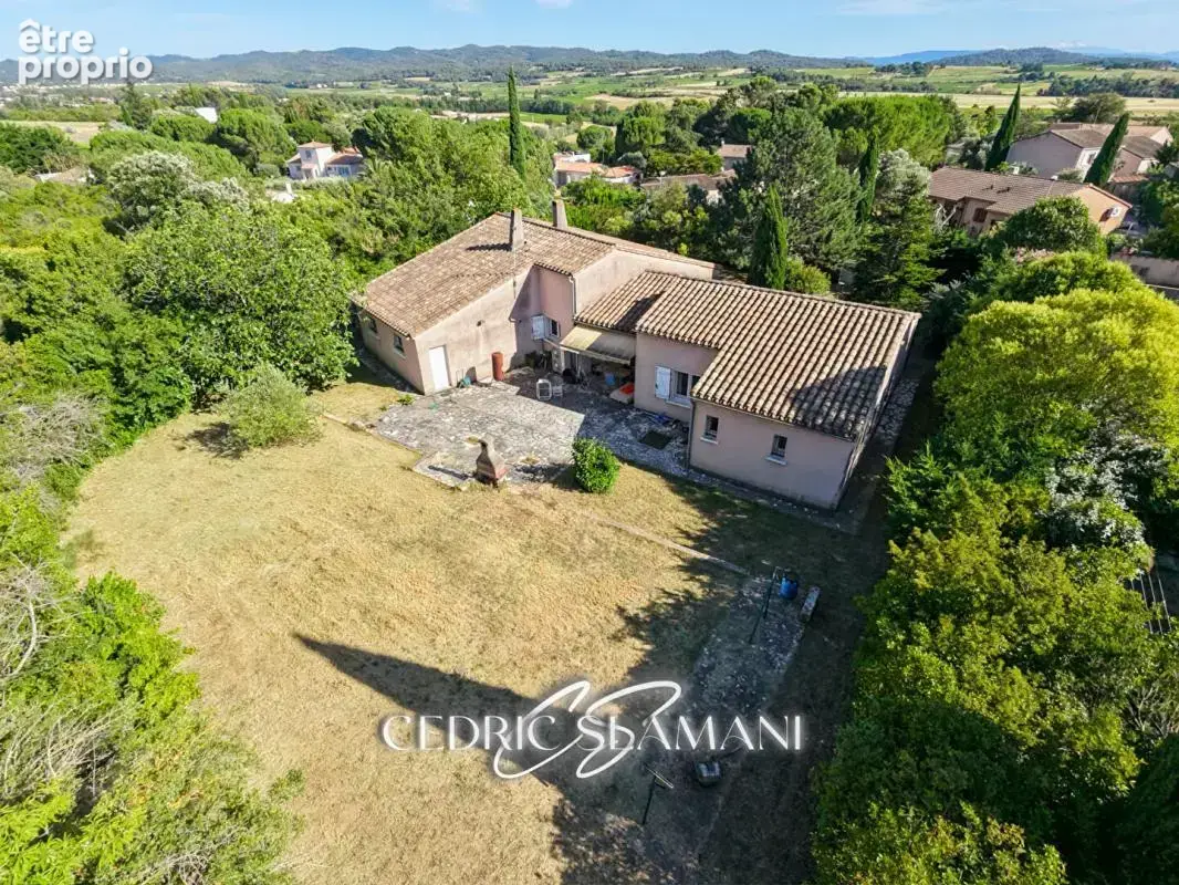 Exclusivitee maison 170 m2, 4 chambres, 1 cuisine, 1 double sejour, 1 buandrie, 2 wc, 1 garage, terrasse, jardin - photo 1