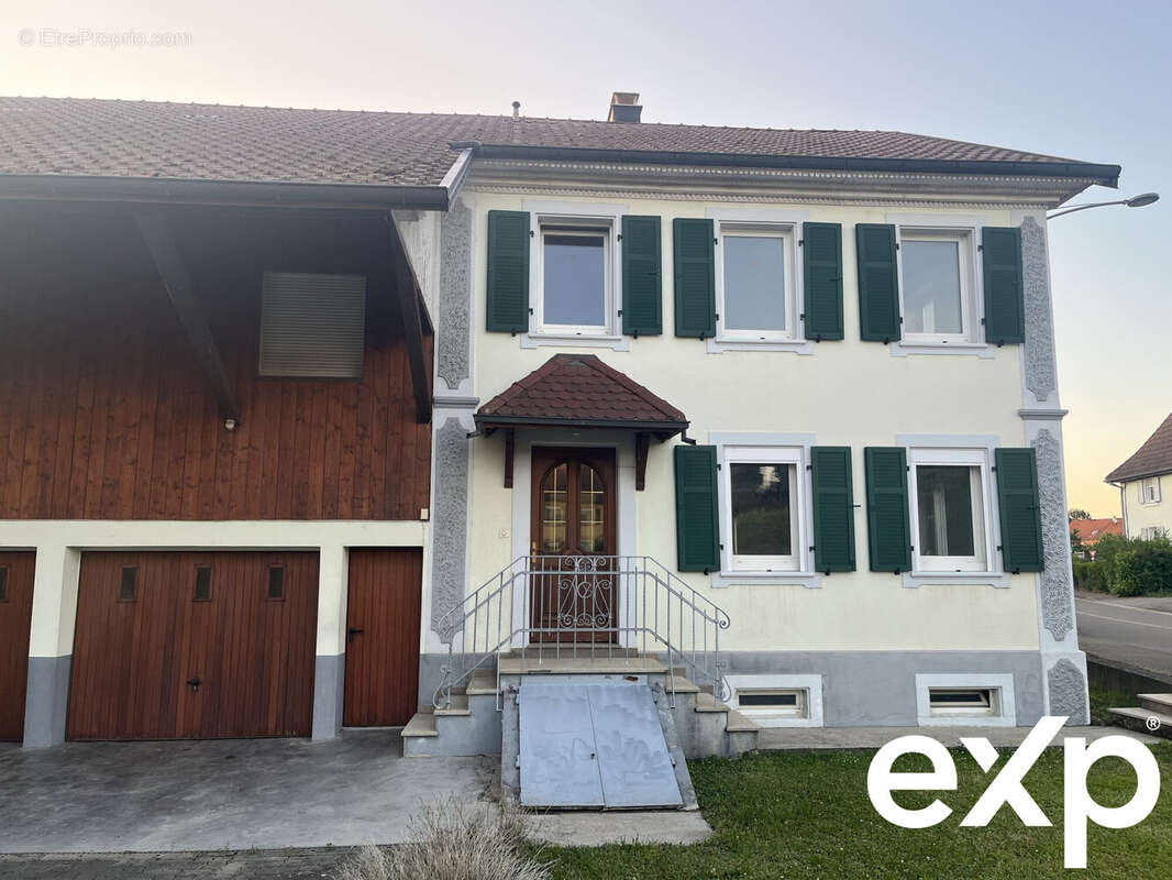 Maison à CHAVANNES-SUR-L'ETANG