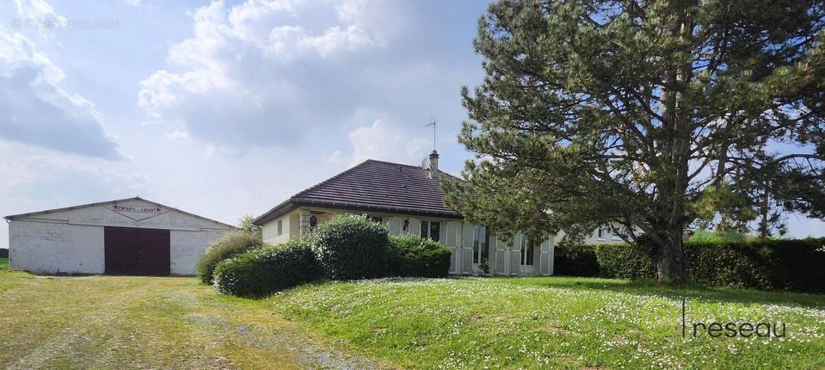 Maison à ELINCOURT-SAINTE-MARGUERITE