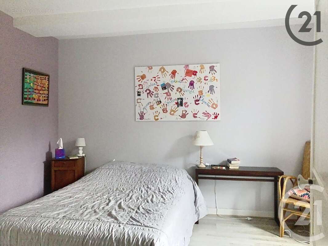 Maison à LES ORMES-SUR-VOULZIE