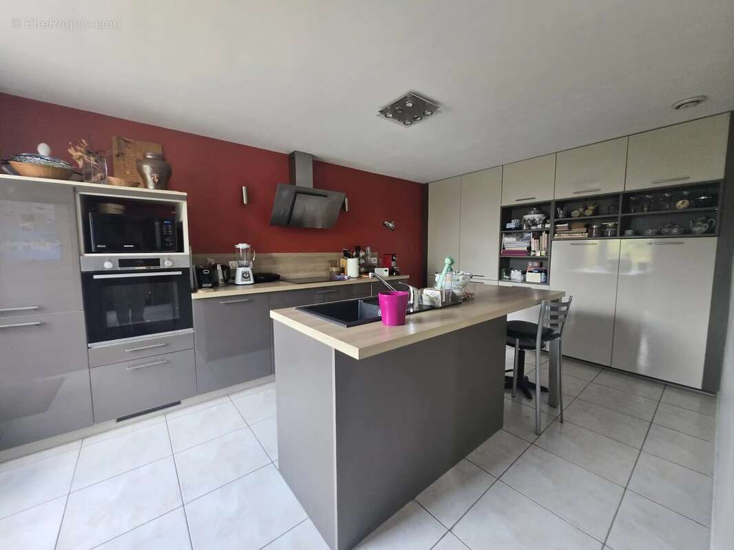 Maison 182 m² à Teuillac  - photo 5