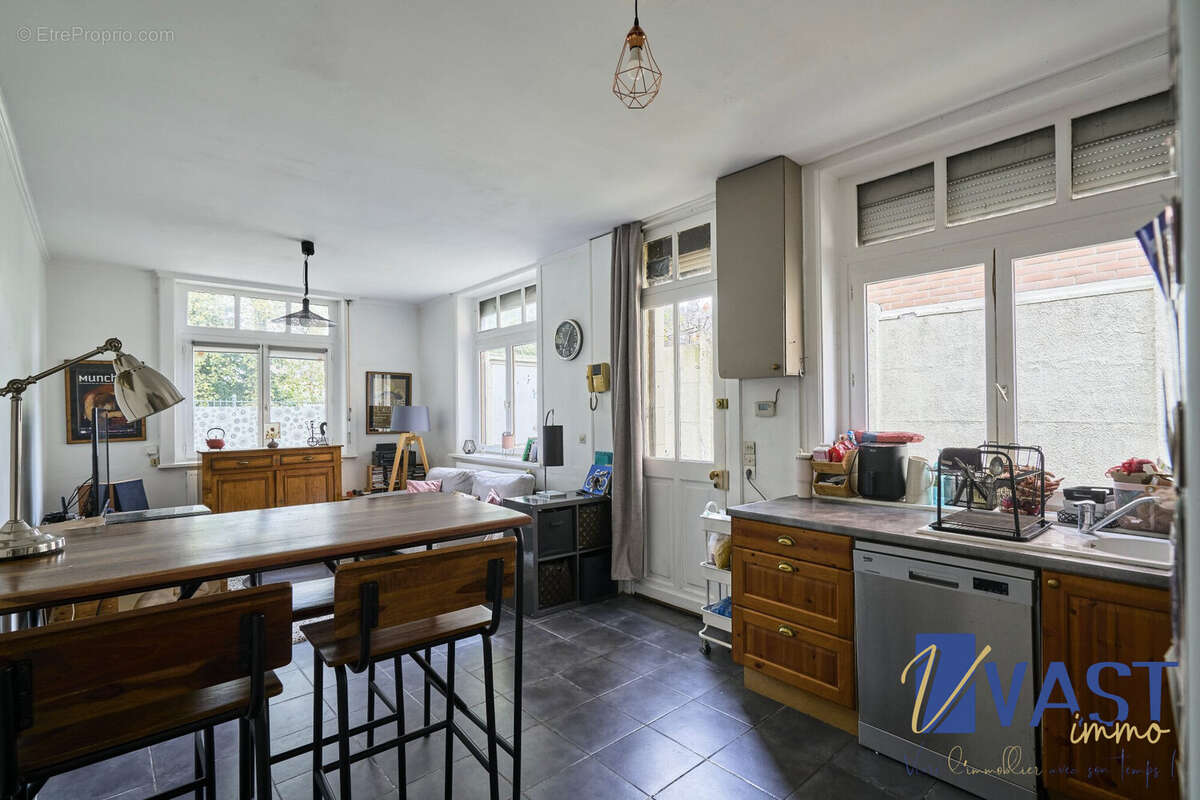 Maison 70 m² à Lille  - photo 4