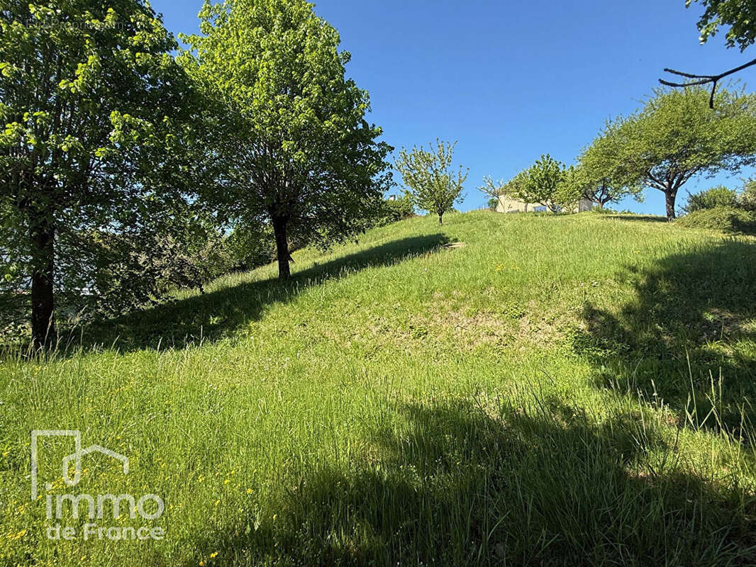 Terrain à BELLEGARDE-SUR-VALSERINE