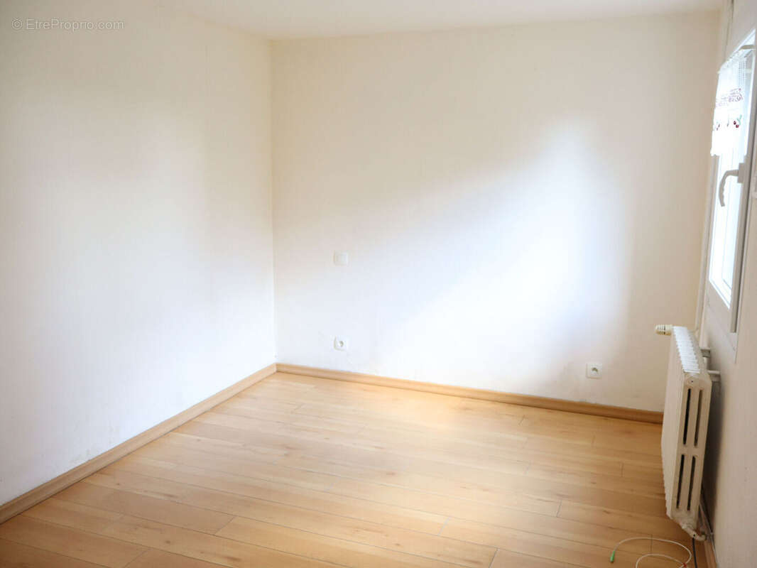 Maison à SAINT-GEORGES-DE-ROUELLEY