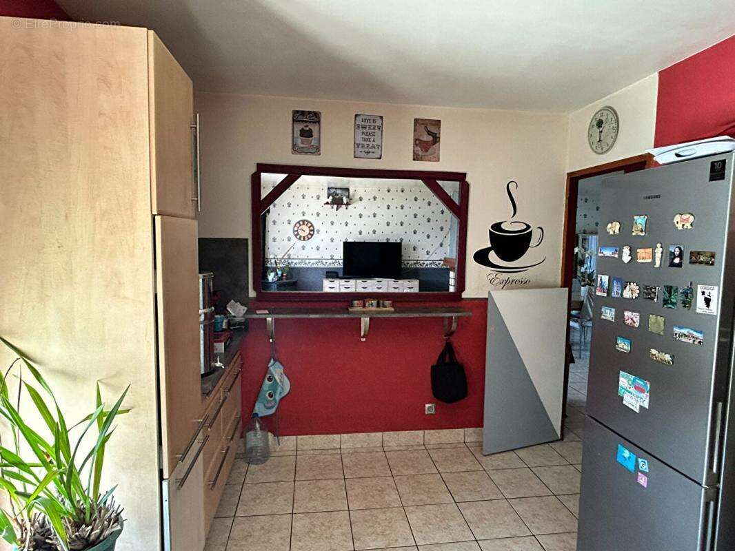 Pavillon individuel eleve sur sous-sol total avec acces voitures - photo 9