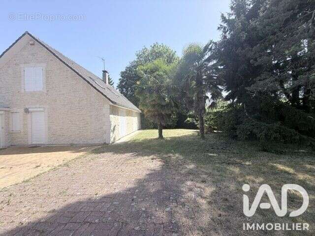 Maison 168 m² à Saint-Pierre-Des-Fleurs  - photo 5
