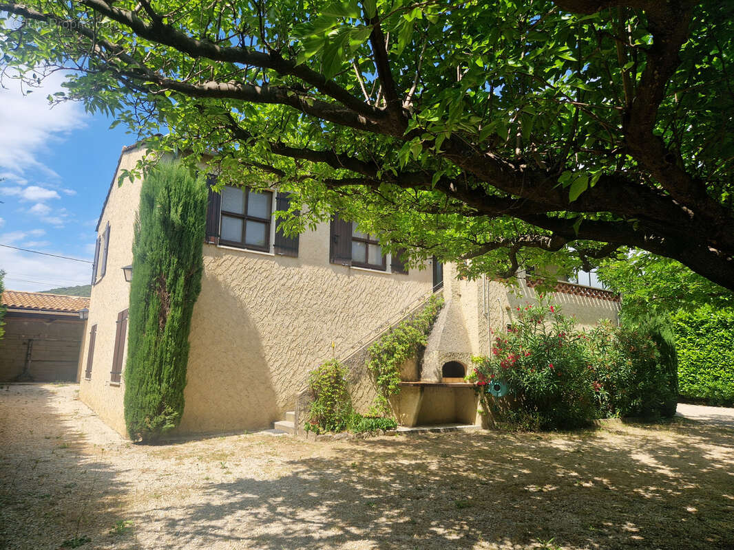Villa hors lotissement, au calme. - photo 6