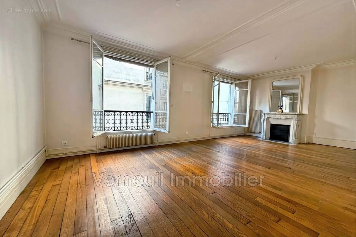 Appartement à PARIS-7E