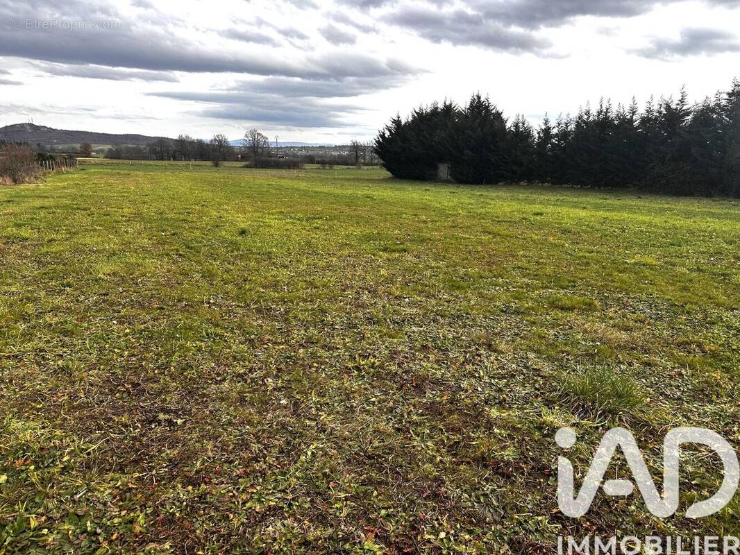 Photo 1 - Terrain à MARCILLY-LE-CHATEL