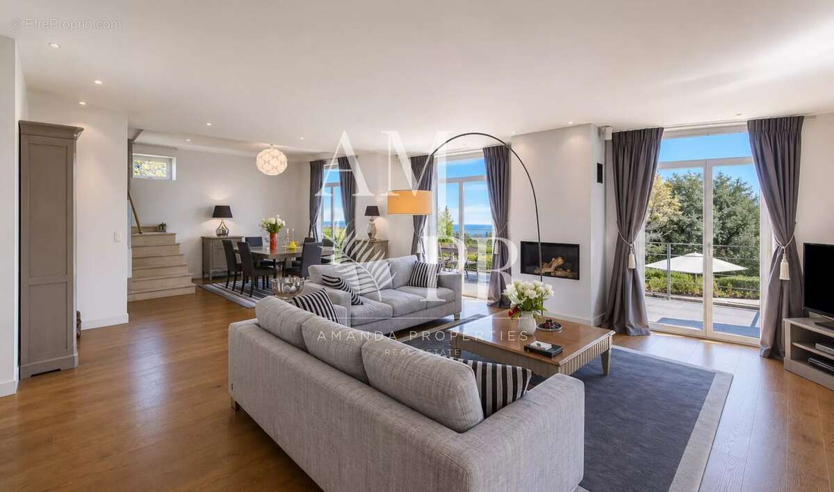 Baisse de prix de 1 062 000€ - exclusivité : villa unique - à deux pas de la croisette - vue mer - photo 8