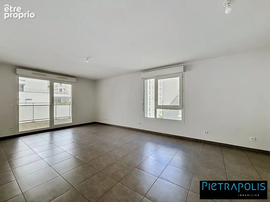 Appartement 3 pièces 70 m² à vendre à Vaulx-En-Velin (69120) - photo 4