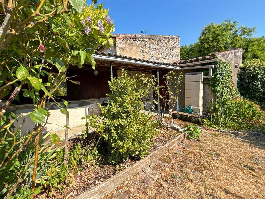 LECTOURE, vaste maison de ville avec jardin et garage - photo 10