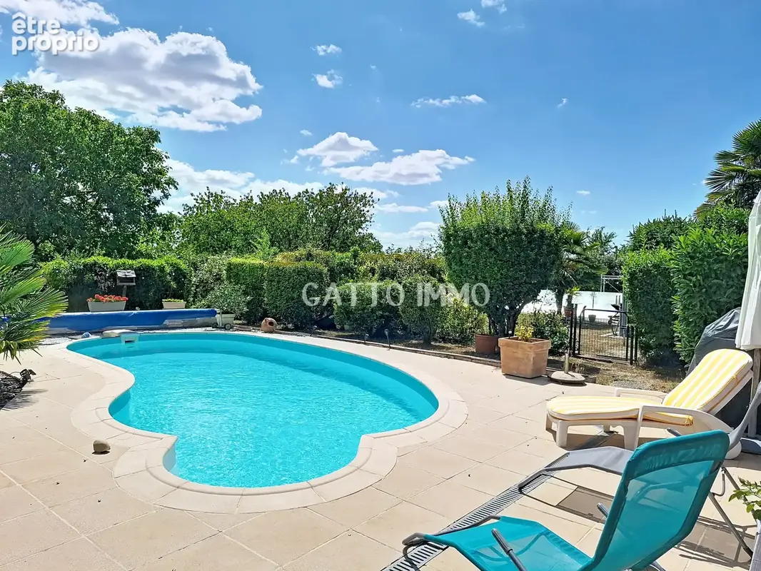 Maison de 140 m2 avec piscine sur 9 ares de terrain - photo 3