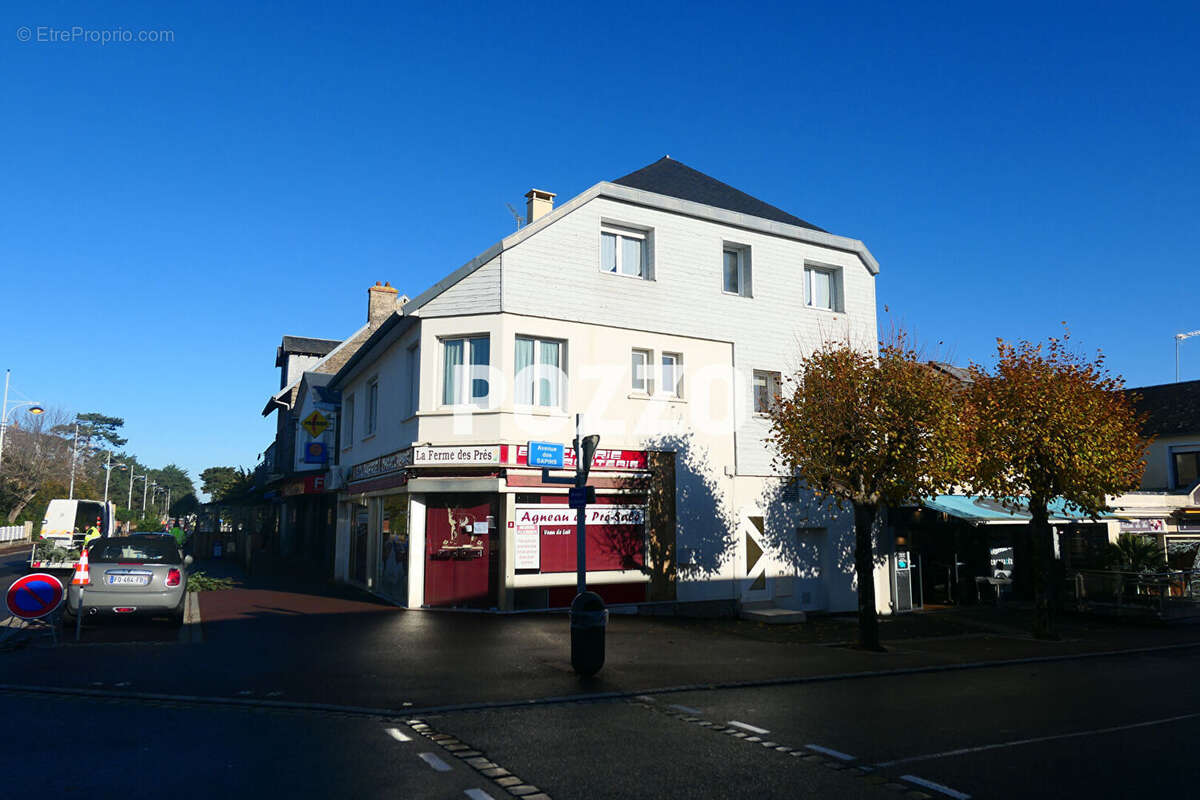 Appartement à JULLOUVILLE
