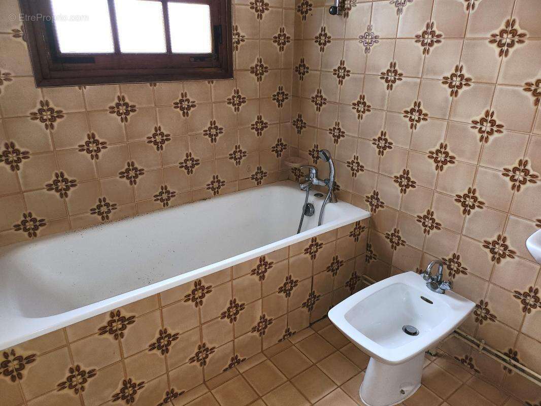 Maison à SAINTE-COLOMBE-DES-BOIS