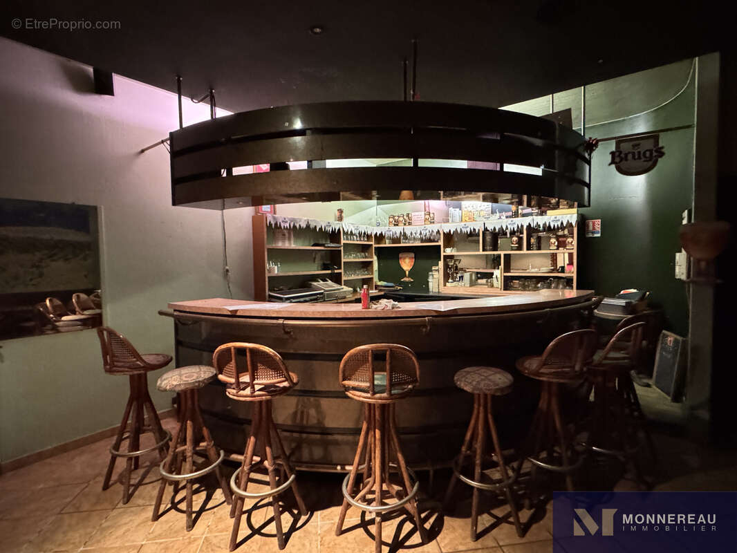  barbezieux-saint-hilaire (16)   restaurant, pub & licence iv   murs et fonds - photo 9