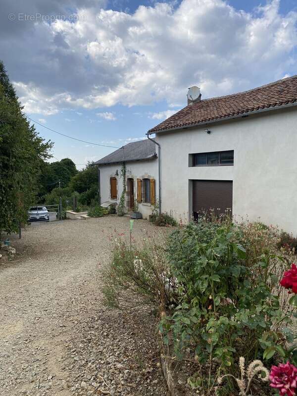 Maison 95 m² à Chateauneuf-La-Foret  - photo 2