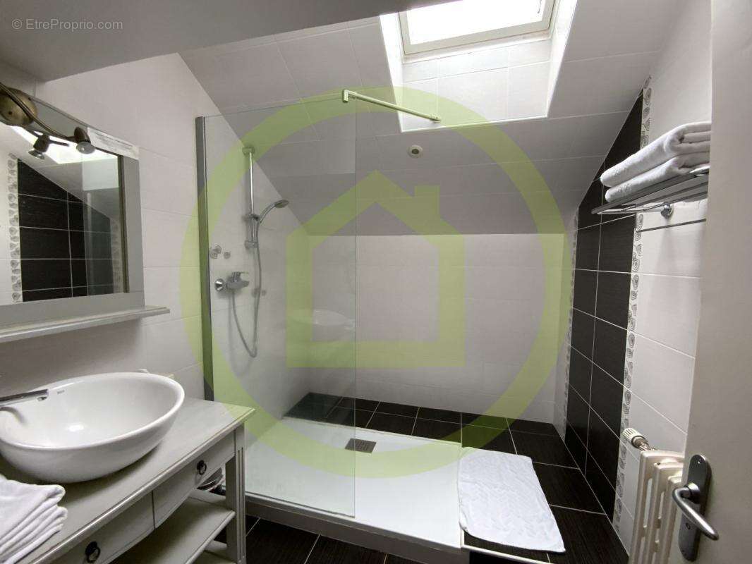 Maison à NOUZERINES