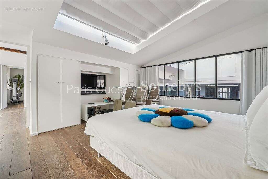 Appartement à PARIS-2E