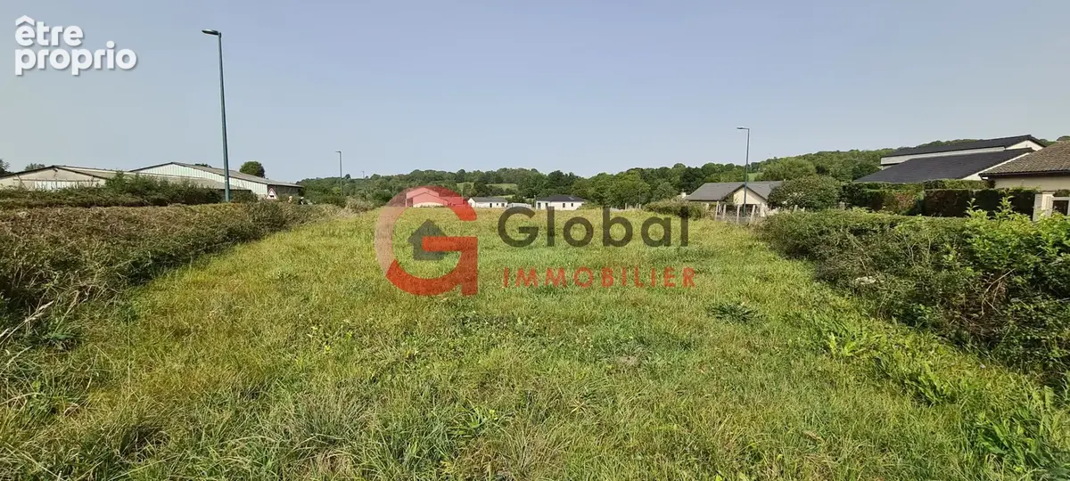 Photo Terrain à Olby au prix de 48 000€