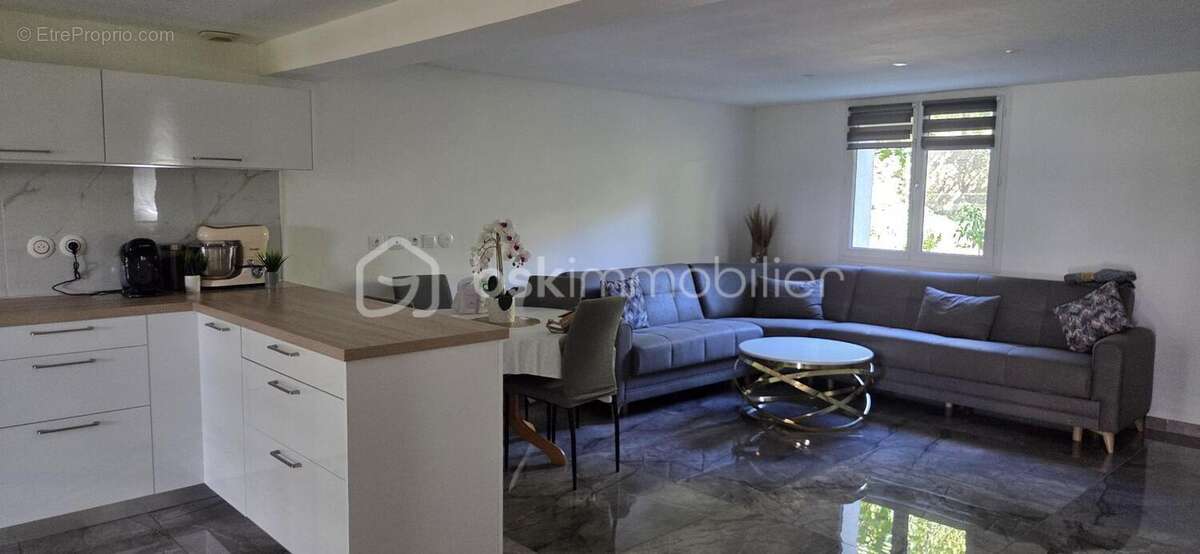 Maison à ROUSSILLON