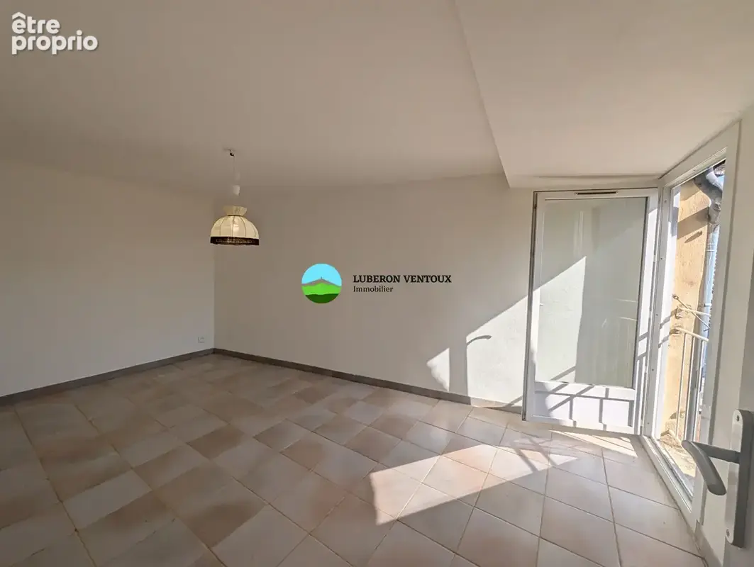 Entraigues-sur-la-sorgue - maison de village rénovée avec terrasse - photo 7