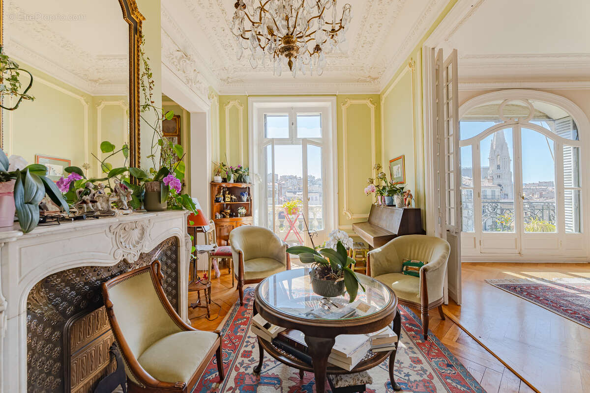 Appartement à MARSEILLE-1E