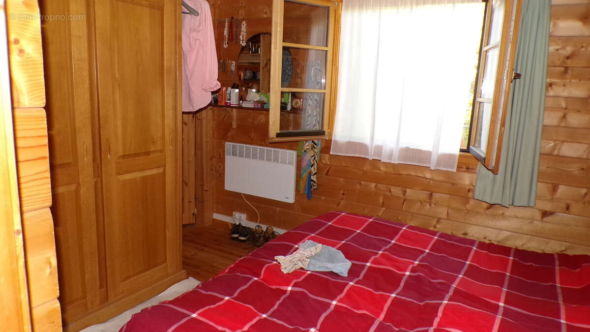 Chalet finlandais en bois à Saint-Saturnin   situé au calme sur plus d'un hectare avec une forêt nourricière - photo 8