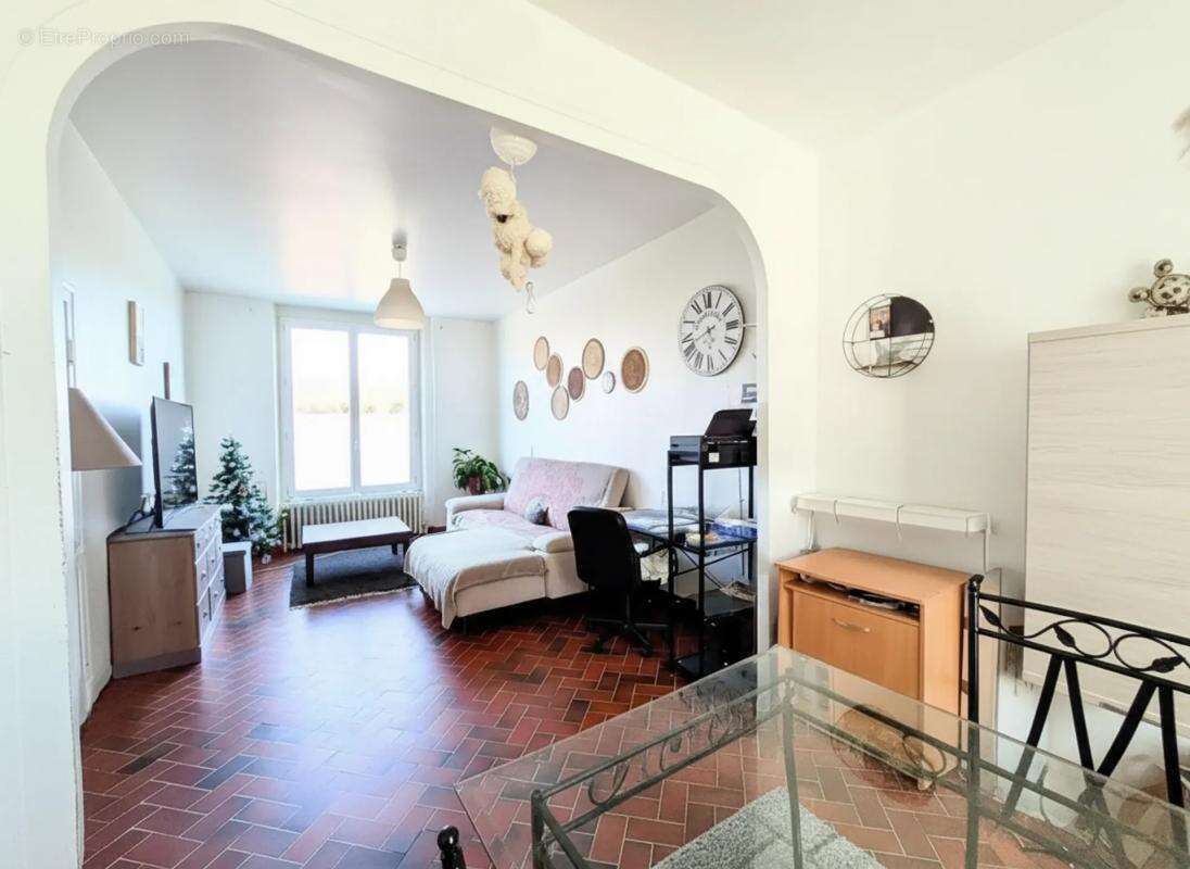 Maison à BELLEGARDE